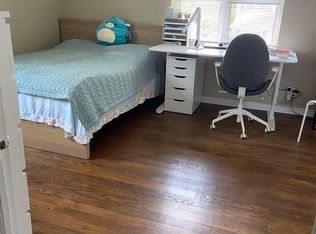 33 Spruce St #3, Great Neck, NY 11021