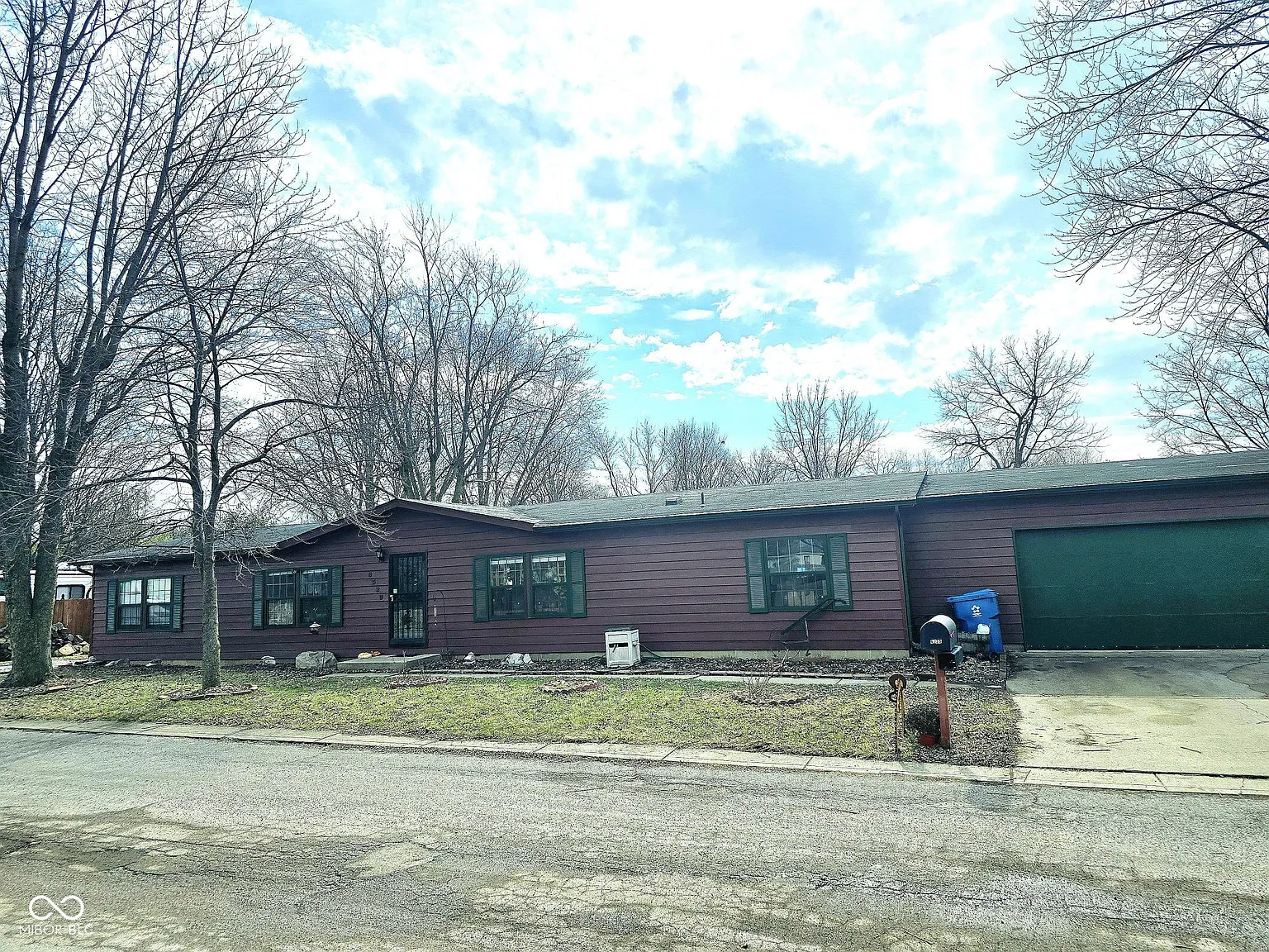 6329 Johnwes Rd photo 1