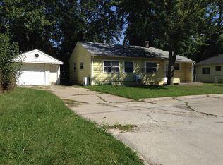 32413 Lapeer Dr, Westland, MI 48186