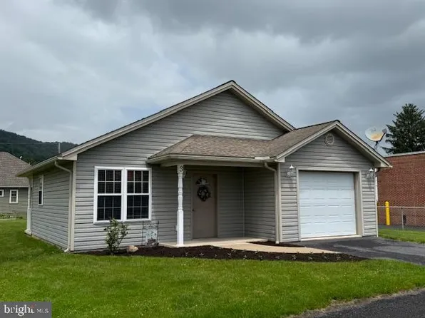 3 W Criswell St, Mc Veytown, PA 17051