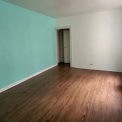 4th image of 2326 Loring Pl N APT 3G