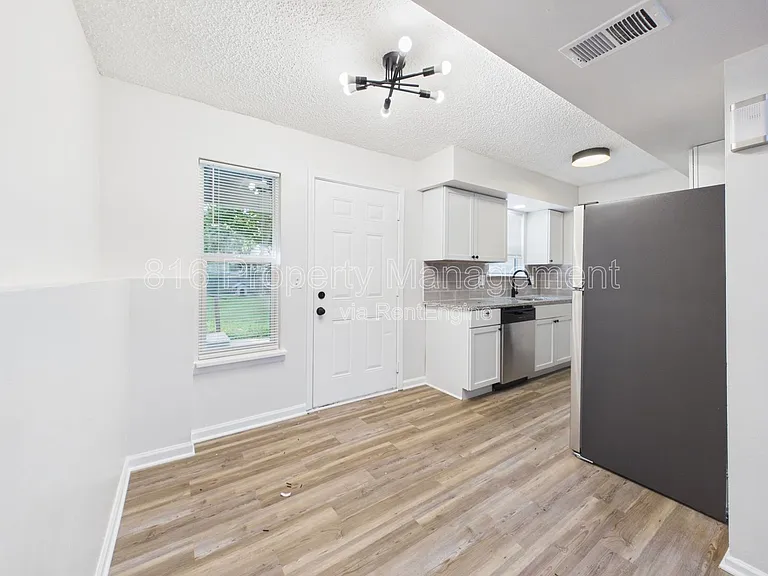 3104 Orville Ave #B — Photo 6