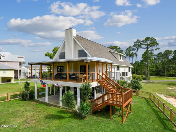 92 Pall Mall Rd, Pass Christian, MS 39571