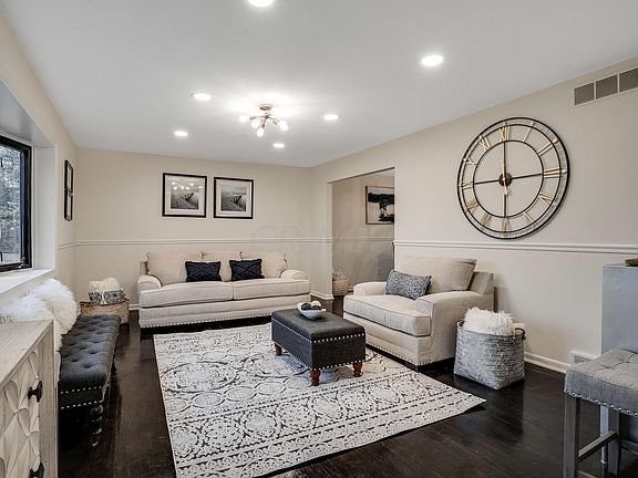 4th image of 1651 Penworth Dr