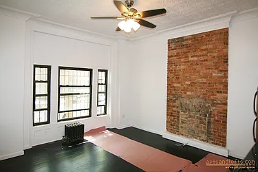 Rented by aptsandlofts.com