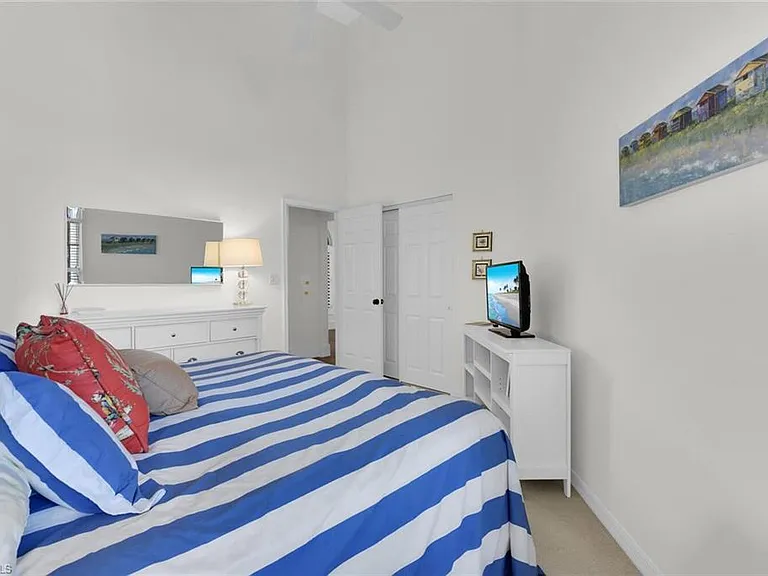 2124 Paget Cir #1 — Photo 14