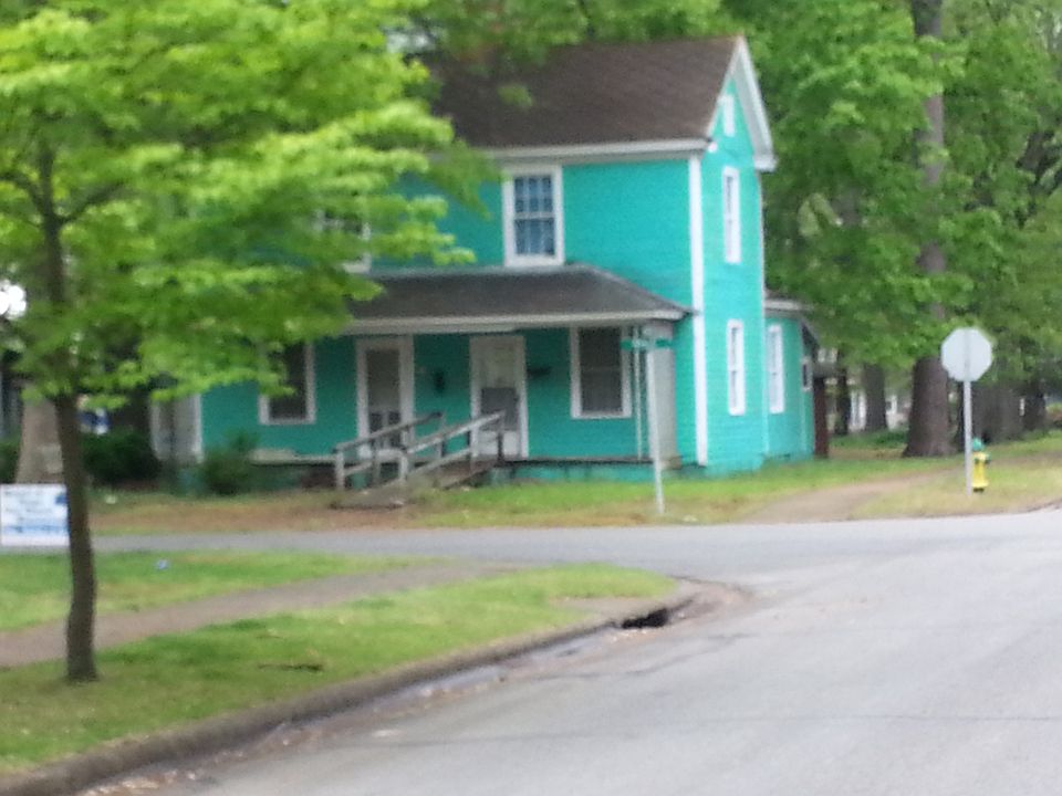 1st image of 901 Vance St