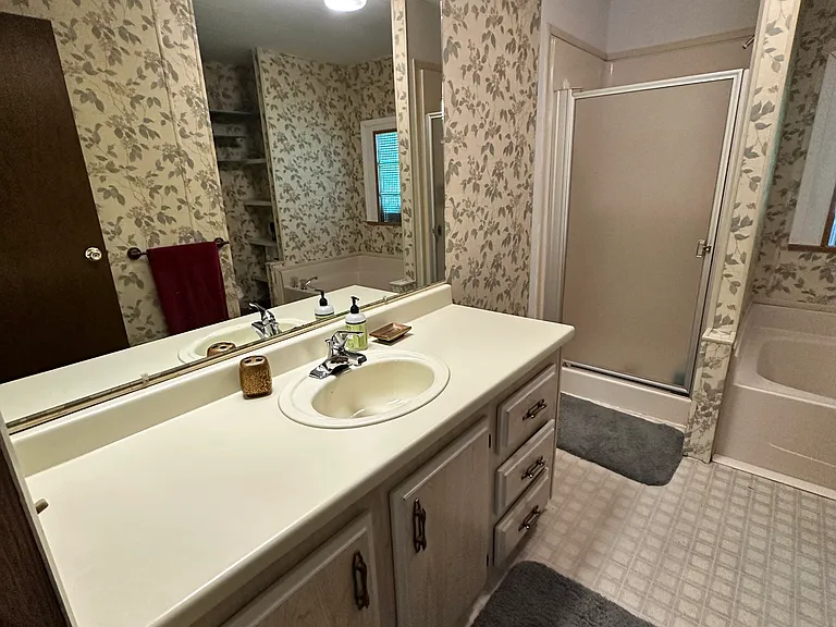 4460 Northwood Dr — Photo 9