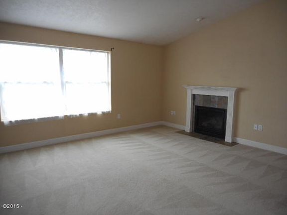 3rd image of 275 NE 69th Pl