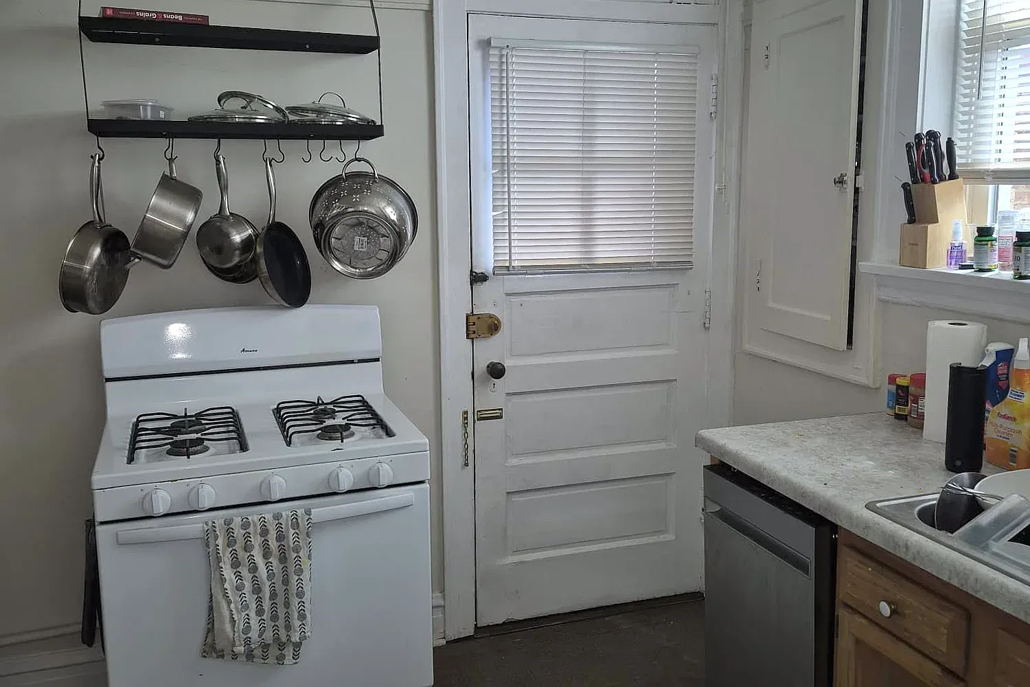 918 Greenbay Rd — Photo 2