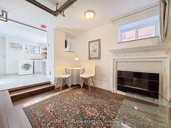 4th image of 27 Hiawatha Rd #5