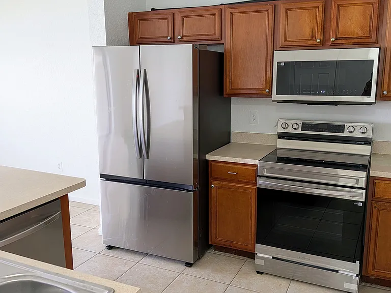 4344 Emerald Vis — Photo 10