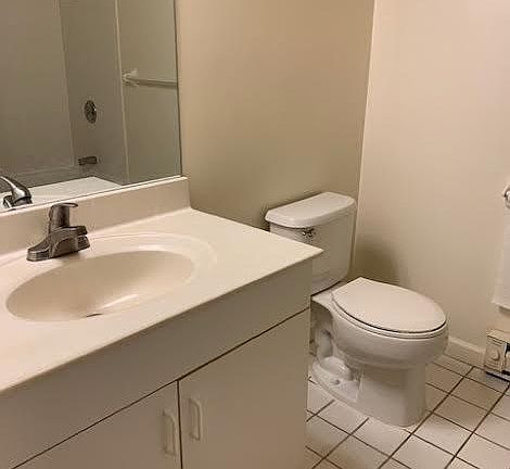 5th image of 112A Hoyt St #T2