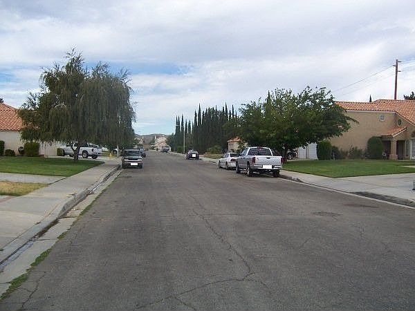 2nd image of 1548 Windsor Pl