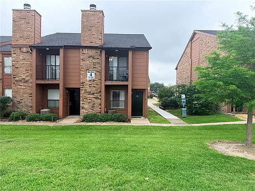 904 University Oaks Blvd Photo 1