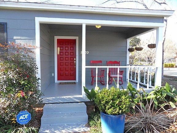 3rd image of 8939 Forest Hills Blvd