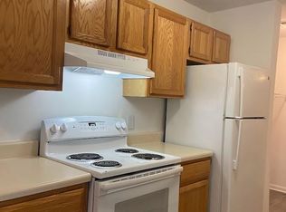 400 Acorn Grove Ln APT E, Chesapeake, VA 23320