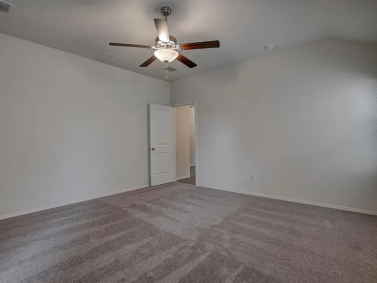 454 Stuart Ln — Photo 13