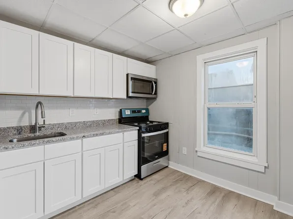 255 Rodman St, Fall River, MA