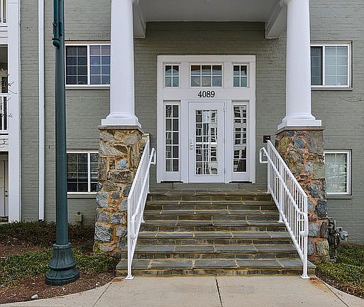 3rd image of 4089 S Four Mile Run Dr Unit 403