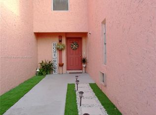 5638 NW 16th St #11, Lauderhill, FL 33313