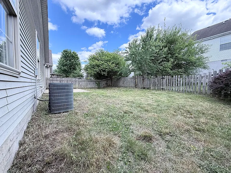 437 McConnells Trce — Photo 13