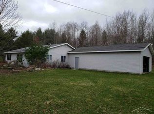 4254 S Harrison Rd, Houghton Lake, MI 48629