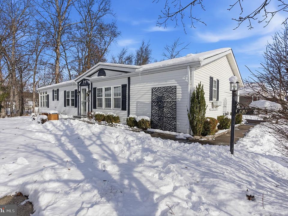 1st image of 435 Spring Meadow Cir