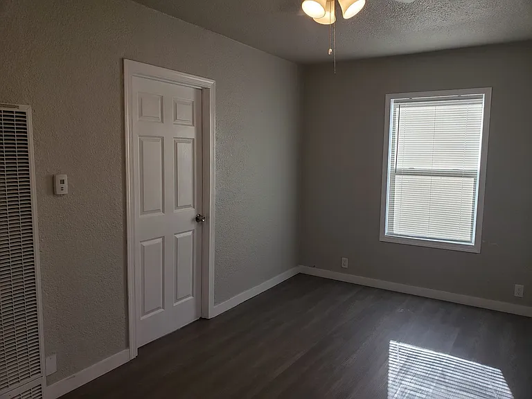 1033 West St — Photo 4