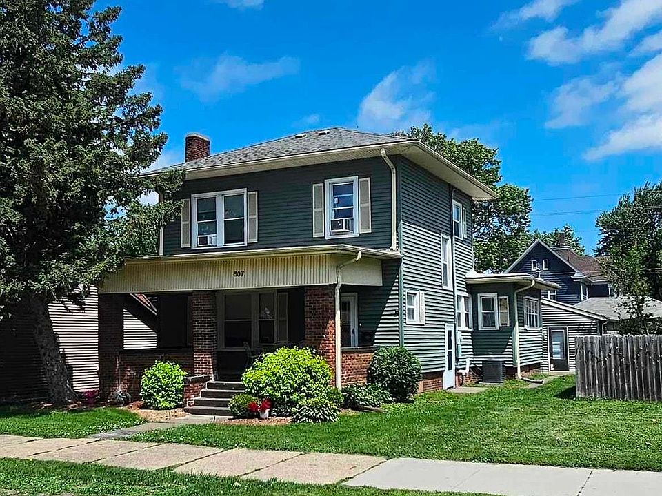 1st image of 607 W Adams St