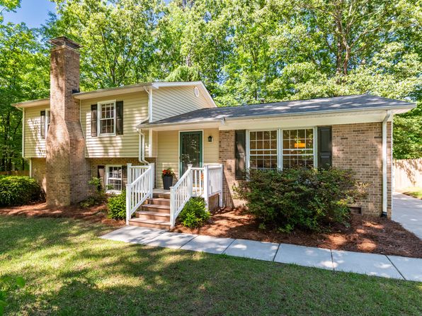 526 Colony Woods Dr, Chapel Hill, NC 27517