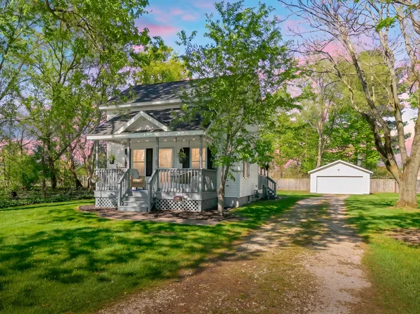 115 Maple St, Plainwell, MI 49080
