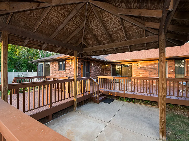 7666 Bishop Rd — Photo 48