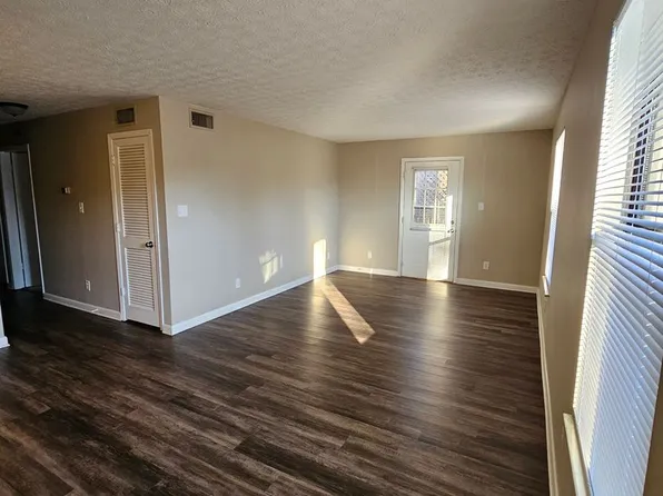 Castle Terrace Apartments, 4121 Whistlers Way #4121, Knoxville, TN 37918