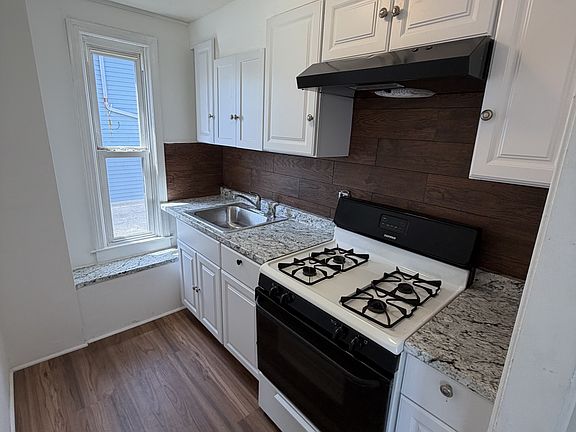 5th image of 189 Belleville Ave #3