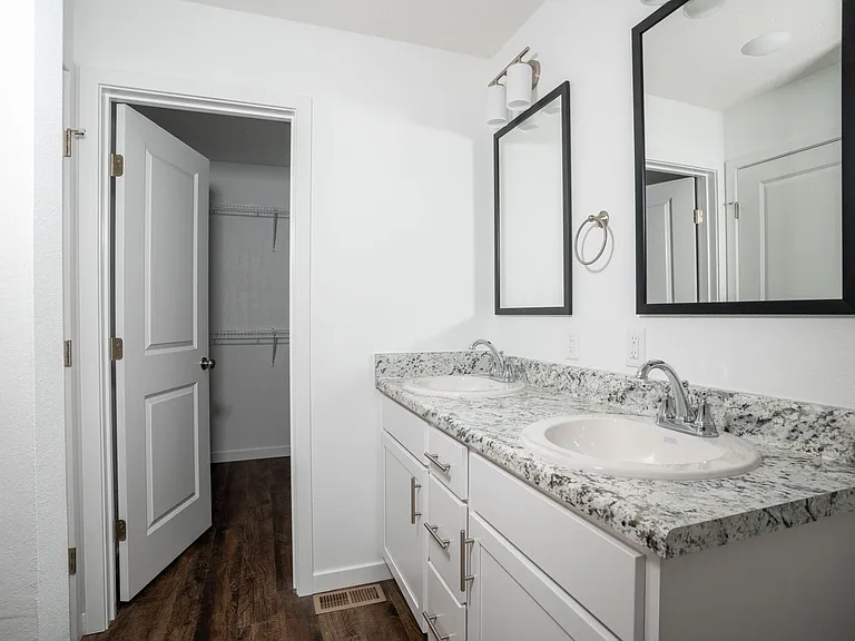 2120 Durango Dr — Photo 9