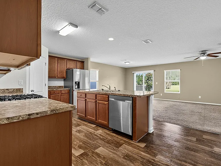 137 Fairway Ct — Photo 25