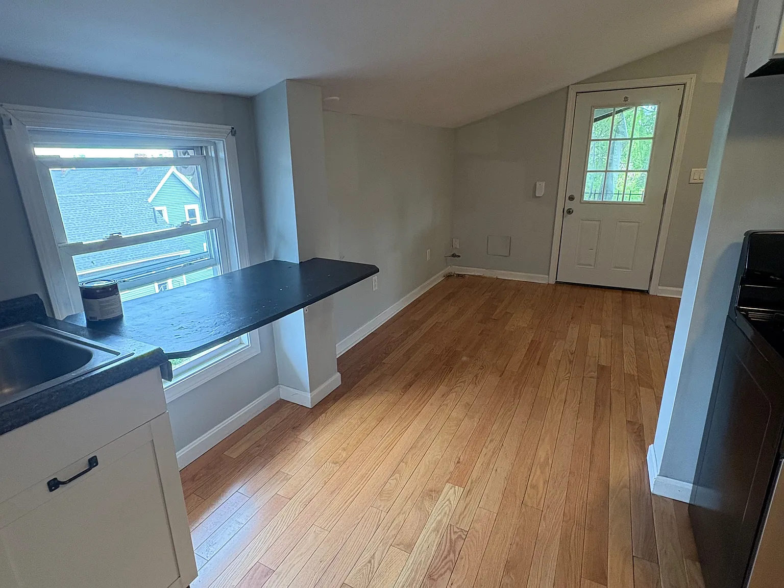 2 bed, $1,600 — Photo 4