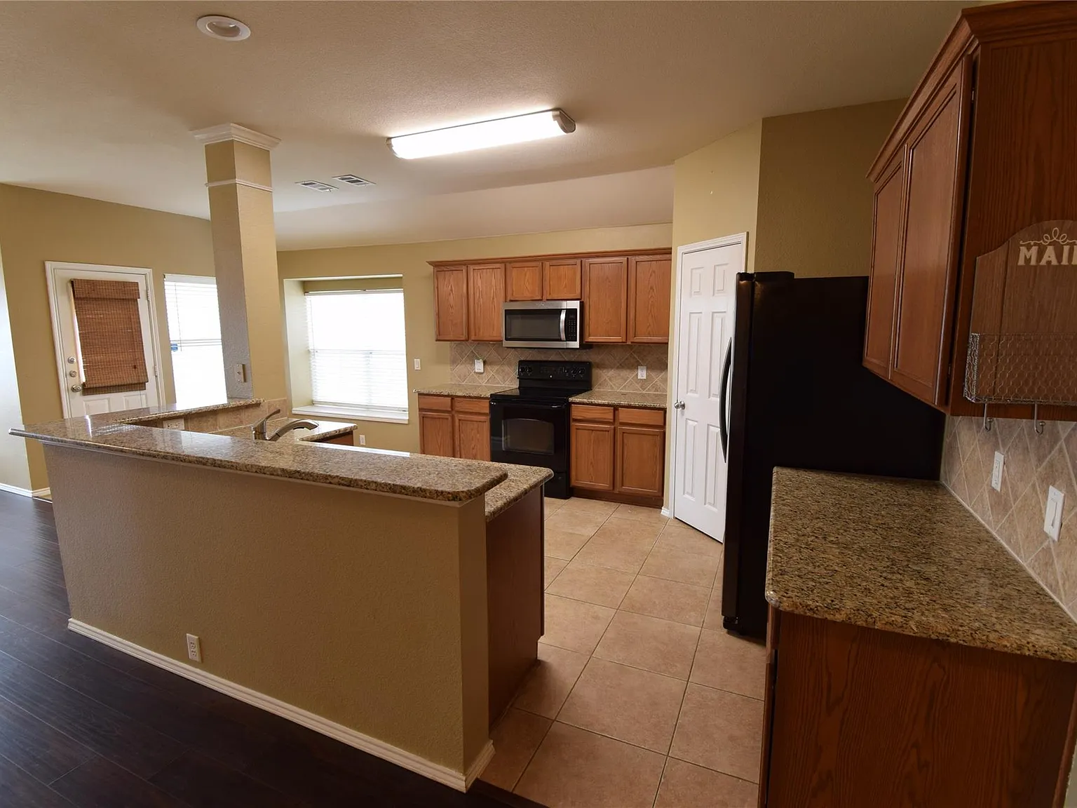 3 bed, 1784 sqft, $2,400 — Photo 3