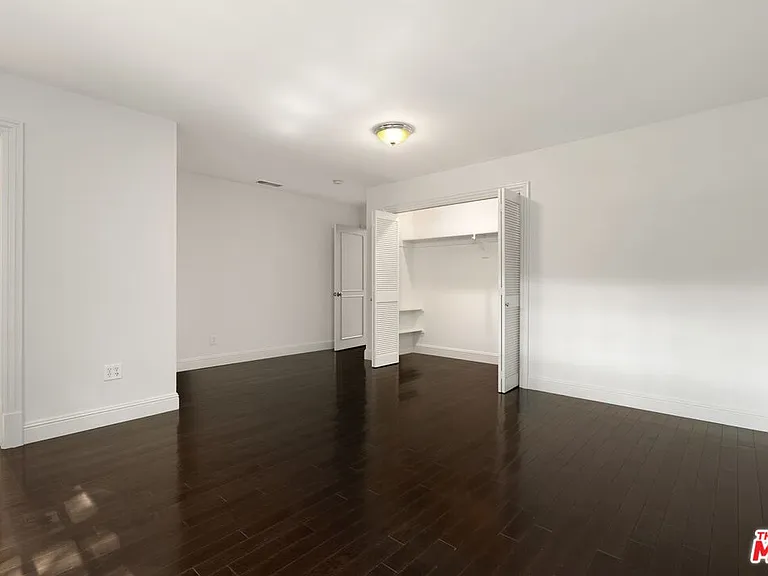 519 N Rexford Dr — Photo 26