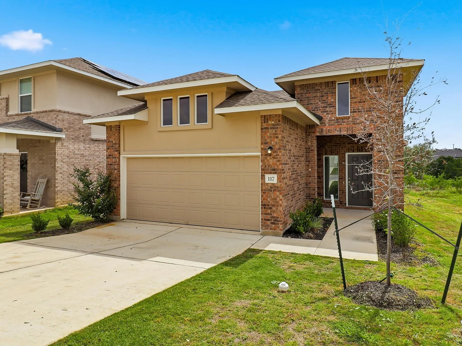 4 bed, 2.0 bath, 1640 sqft, $2,300 — Photo 1