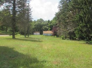 1745 Brodhead Rd, Coraopolis, PA 15108