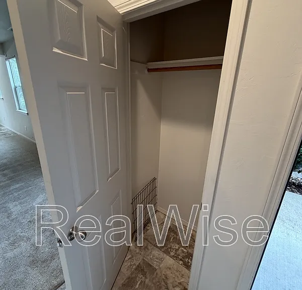 623 Heber Ln — Photo 11