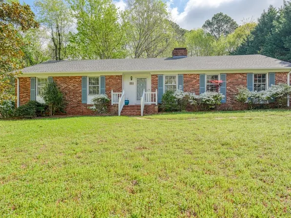 221 Lakewood Dr, Spartanburg, SC 29302
