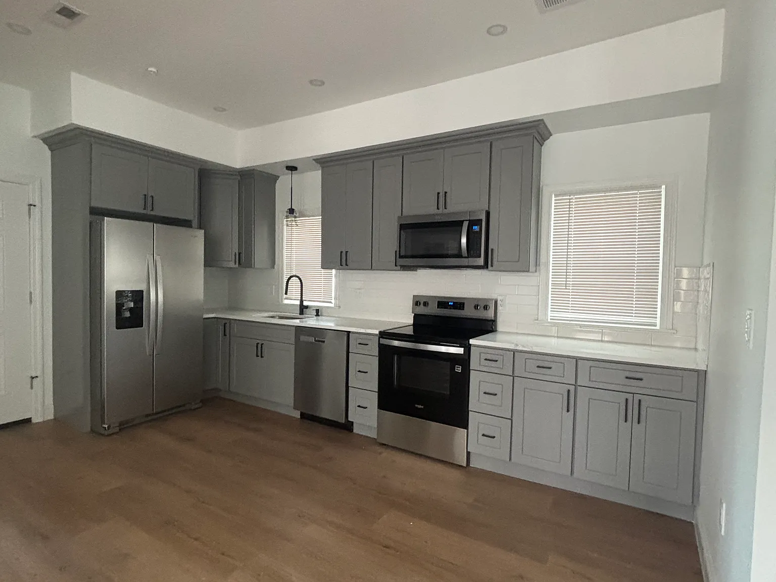 3 bed, 1500 sqft, $4,500 — Photo 2