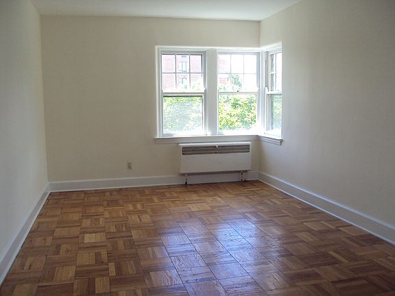 4th image of 24 N Goodman St