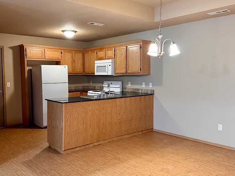 1214 Hanson Cir #1214 — Photo 9