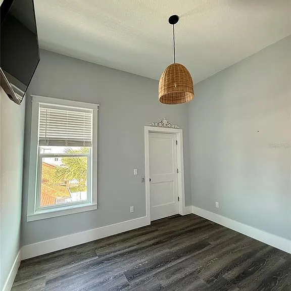 304 N 7th St — Photo 22