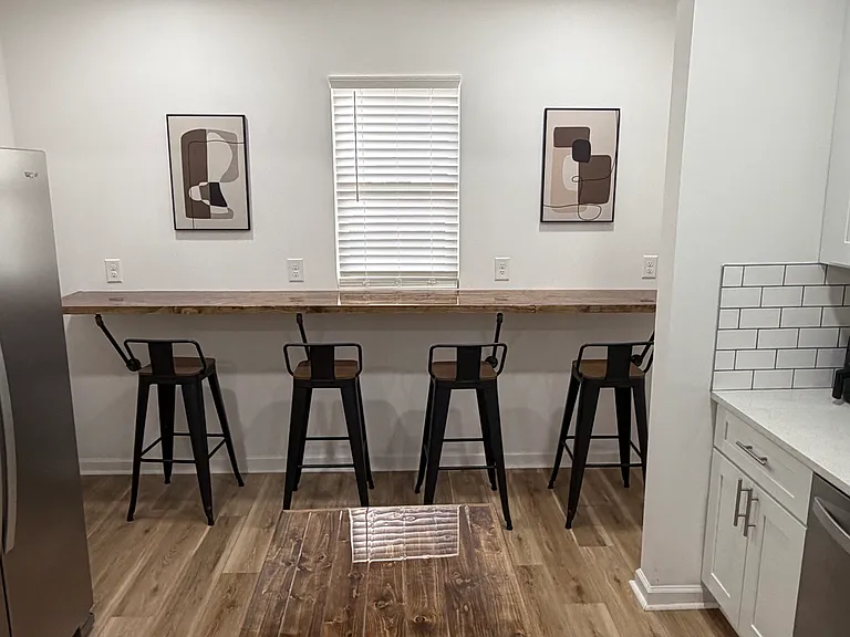 1523 N Main St — Photo 9