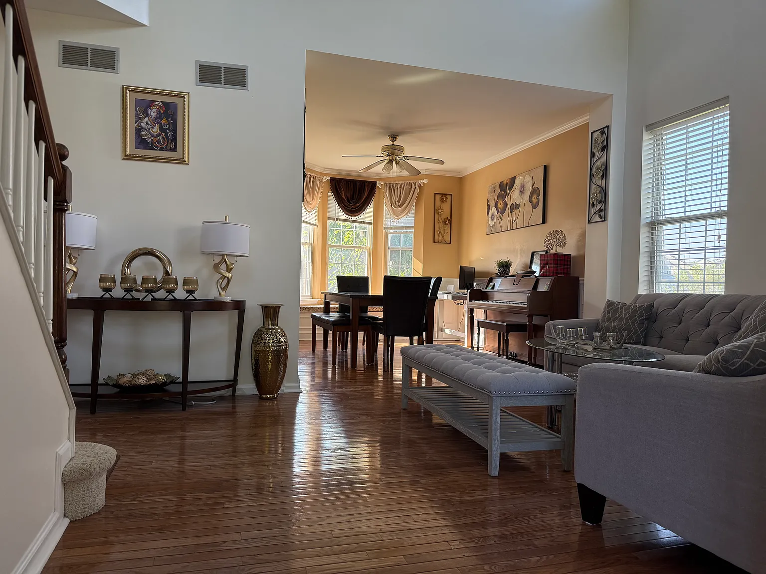 4 bed, 2.5 bath, 2650 sqft, $3,350 — Photo 4